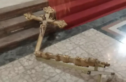 Vandalismo o vendetta? Il mistero dietro gli attacchi ai crocifissi