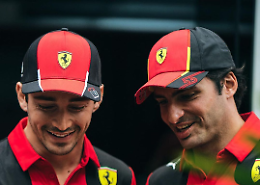 Ferrari: Leclerc-Sainz, battaglia aperta. Tra i due litiganti ecco chi gode...