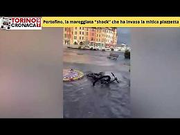 Mareggiata a Portofino, la mitica piazzetta invasa dall'acqua
