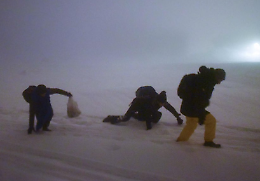 Rischiano la vita nella neve, 8 migranti salvati nella notte