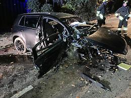 Si schiantò con l’auto contro un muro, denunciato per guida in stato di ebbrezza 