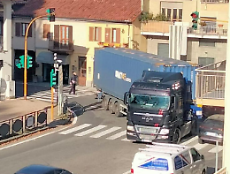 Le multe non fermano i Tir. «Dateci la tangenziale Est»