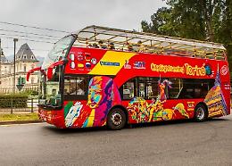 Doppio tour a bordo del bus per ammirare le luminarie natalizie
