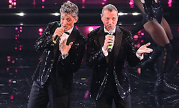 Sanremo 2024, l'annuncio di Amadeus al Tg1: "Ecco i nomi dei 27 Big in gara"