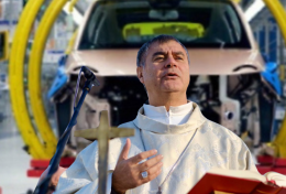 L'arcivescovo duro con Stellantis: "Volete investire o chiudere? Fate chiarezza"