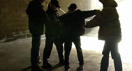 Torino: calci, pugni e bastonate. L'aggressione di una baby gang su due diciassettenni 
