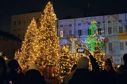 La pista di pattinaggio, i mercatini e l’albero: «Si accende il Natale a Torino»