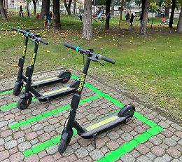 Torino rivoluziona la mobilità: nuovi parcheggi per monopattini contro la sosta selvaggia