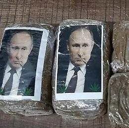Spacciava la droga di Putin nella casa popolare occupata