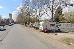 Torino, i vigili sequestrano i camper dei nomadi 