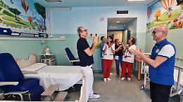 La pediatria dell’ospedale più colorata con i murales