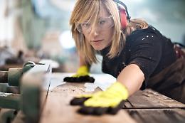 Le donne beffano gli uomini sul lavoro a Torino