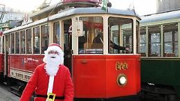 Il tram storico per una giornata da favola con Babbo Natale a bordo