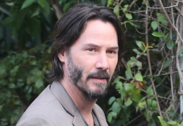 Keanu Reeves star dal cuore d'oro, l'unico "capriccio"? I selfie con i fan