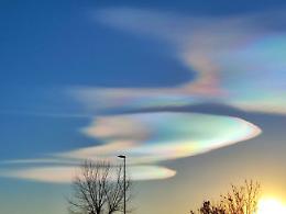 Nuvole arcobaleno su Torino: ecco cosa sono