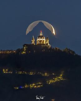 La foto del giorno Nasa è quella di una veduta di Superga