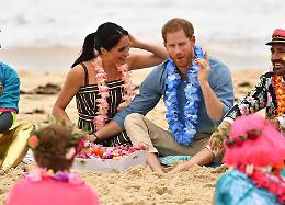 Mentre i Reali pregano per  Natale
Harry e Meghan se la spassano