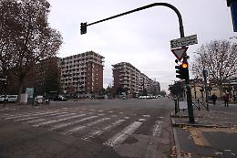 Solo 15 secondi per la svolta: «Rivedete i tempi del semaforo»