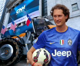 Elkann: via dalla Borsa. Un altro pezzo lascia l'Italia. E la Juve...