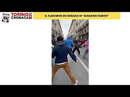 Ma che succede in piazza Castello? Tutti ballano "Fame"