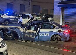 Terribile schianto fra un Suv e una volante della polizia: quattro feriti in ospedale