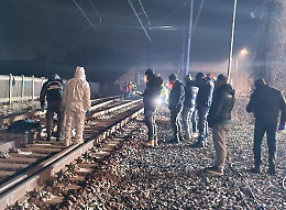 A 9 anni scappa dalla comunità e muore sotto un treno