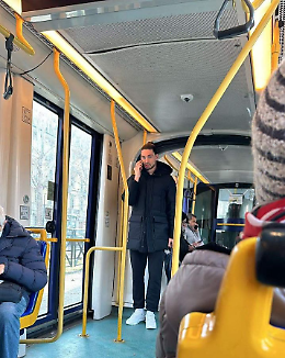 Saba Sazonov, il calciatore milionario che preferisce il tram al posto della SuperCar