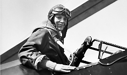 Ritrovato un relitto aereo: si risolve il mistero della leggendaria aviatrice Amelia Earhart?