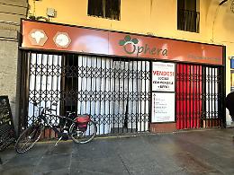 Serrande abbassate. Crisi del commercio nel centro della città