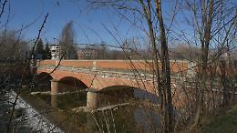 Via ai lavori per il nuovo ponte: «Sarà pronto a maggio 2025»