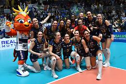 Chieri fa festa e va in semifinale della Cev Volleyball Cup