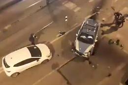Far West a Barriera Milano: poliziotti insultati dopo l'incidente con una Golf