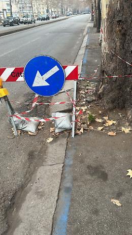 La buca dei record festeggia 3 anni: «Ma la colpa è delle radici»