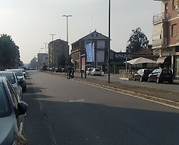 L'appello dei cittadini: «Mancano gli attraversamenti davanti all’asilo»