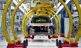 «L’auto elettrica costa il 40% in più, servono incentivi energetici»