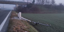 Fleximan in azione in Piemonte, tagliato in due un autovelox