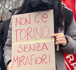 L'agonia degli operai Stellantis: «Lavoro? Qui solo buonuscite per sloggiare»