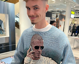 Romeo Beckham è tornato single