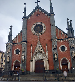 Faretti ko, la storica chiesa è al buio: «Non c'è sicurezza, serve una nuova illuminazione»