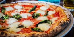 Max Pizza Drive: il nuovo tempio della pizza a Torino rivoluziona il gusto e il servizio