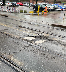 La città è piena di buche: la pioggia peggiora la condizione delle strade di Torino