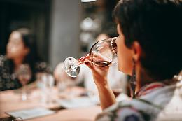 A cena con i viticoltori per scoprire cibo e vino locali