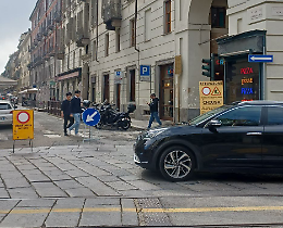 In via Po un cantiere ad ogni angolo e i negozi si “consolano” con 5mila euro