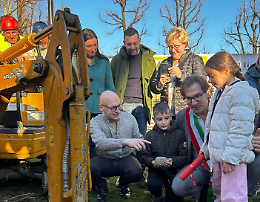 Scuola dell’infanzia, ludoteca e parco, ecco l’attesa posa della prima pietra
