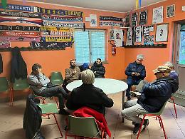 Gli anziani sfrattano gli ultras: «Il centro d’incontro è nostro»