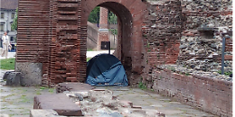 Porte Palatine, centro e sponde del Po: «Basta con gli accampamenti abusivi»