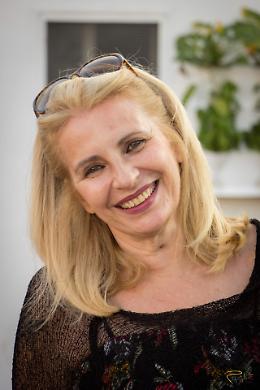 Anna Pavignano si racconta: "Io e Troisi, ecco come ci siamo conosciuti. Ricomincio da tre non mi piaceva, ma ora..."