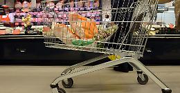 A Torino raddoppiate le famiglie povere, ma si spende più di un anno fa
