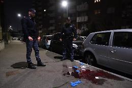 Aggredito in strada con un machete: rischia di perdere la gamba