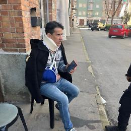 Crolla il soffitto nelle case popolari, ferito un uomo - IL VIDEO